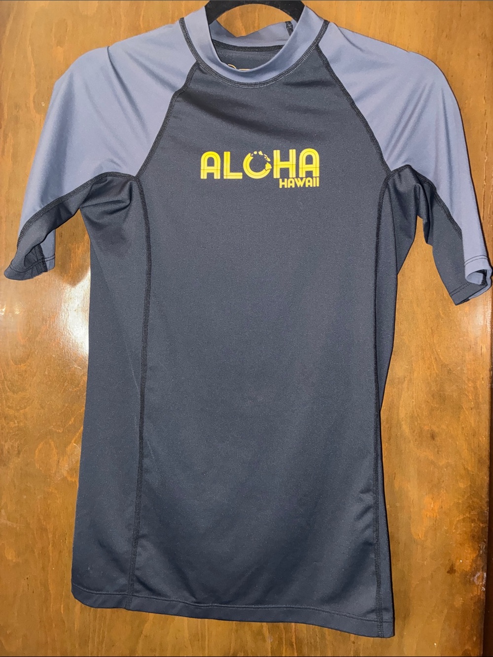 Aloha Hawaii Men’s Short Sleeve Rash Tee in Black with Gray Sleeves